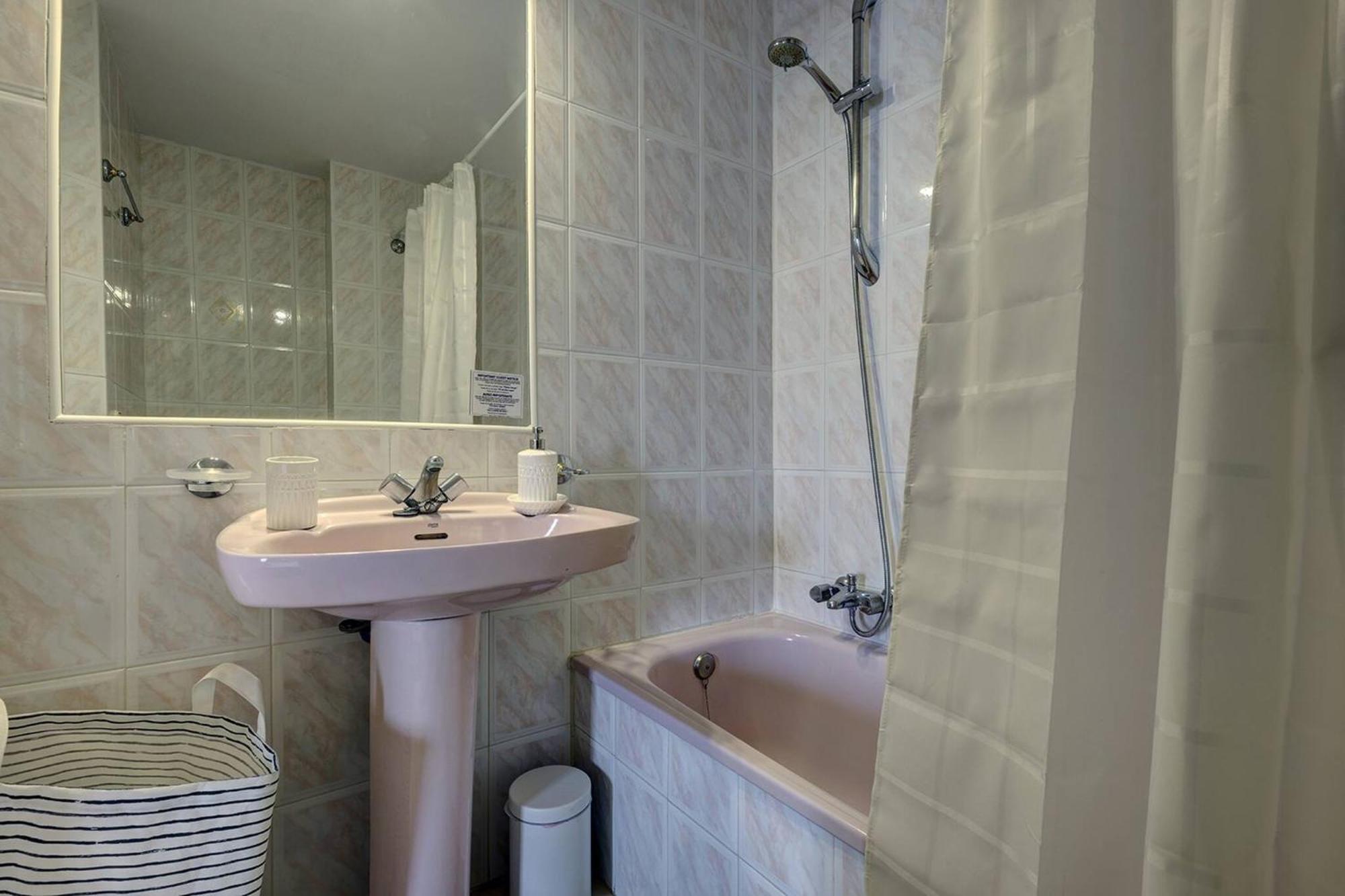 053 - Two Bed Mijas Golf Apartment In Popular Matchroom Golf Club Фуенхірола Екстер'єр фото